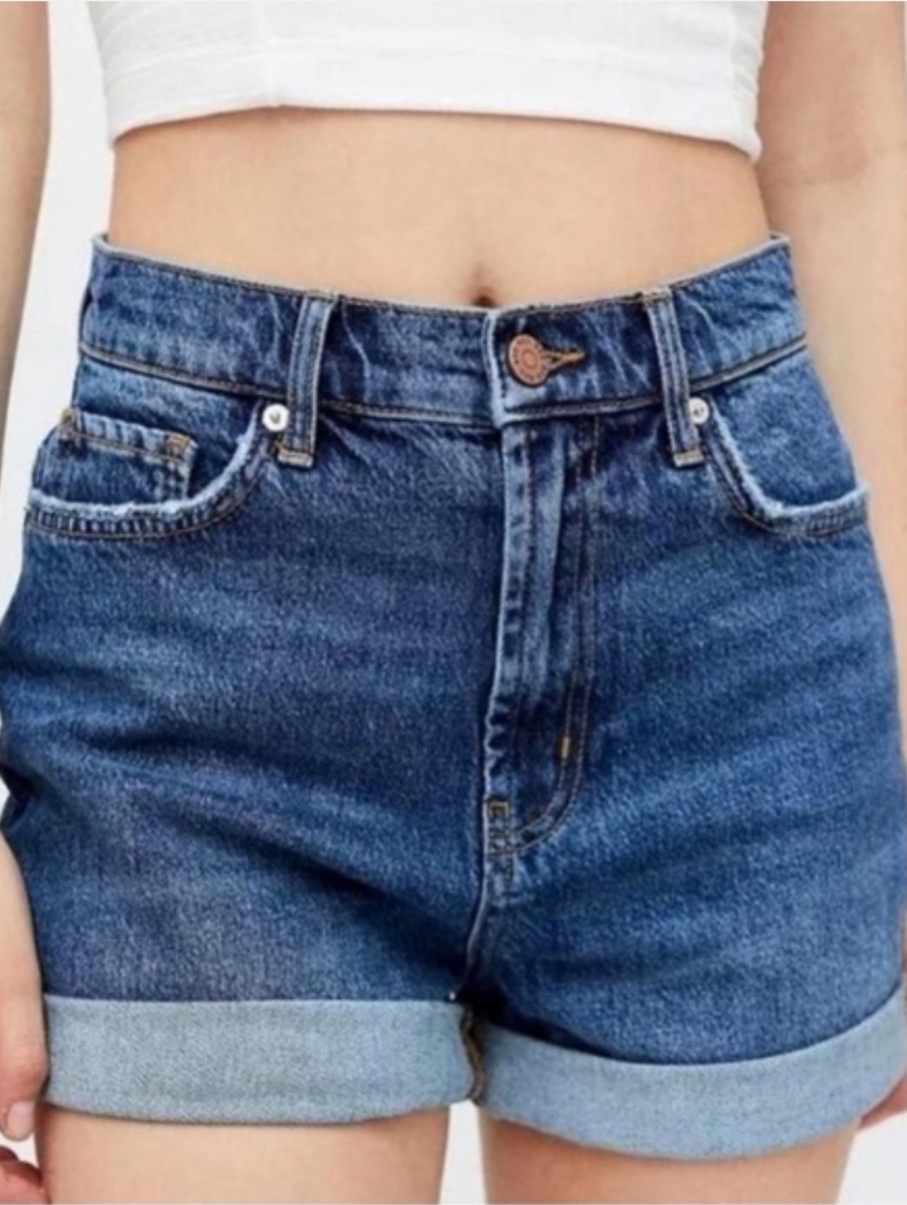 BDG Mom High-Rise Medium Wash Rolled Hem Denim Shorts Size 34*